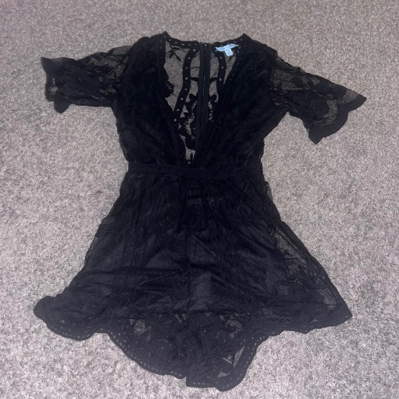 She + Sky Pants - She + Sky Black Floral Lace Romper V-Neck Short Sleeve‎ Scalloped Hem Small